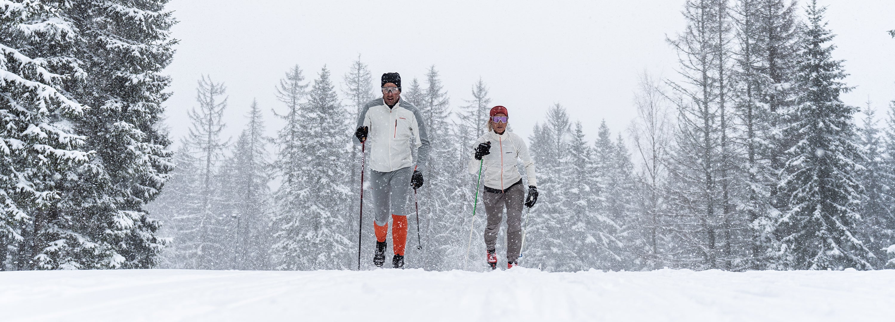 Warm thermal tights for men, women and children's cross-country skiing.