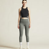 Collective Cropped Singlet W-Black