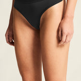 Active String W-Black