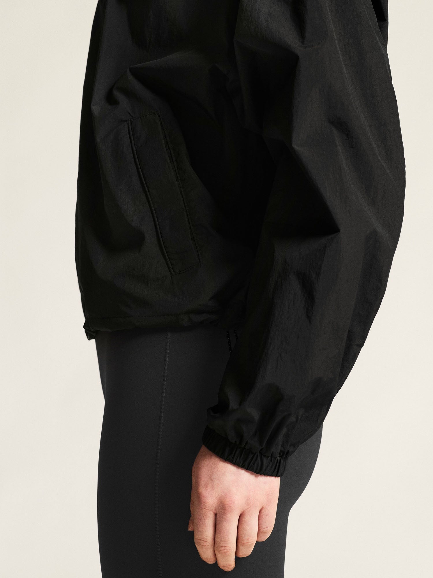 Hypervent Oversized Wind Jacket W-Black