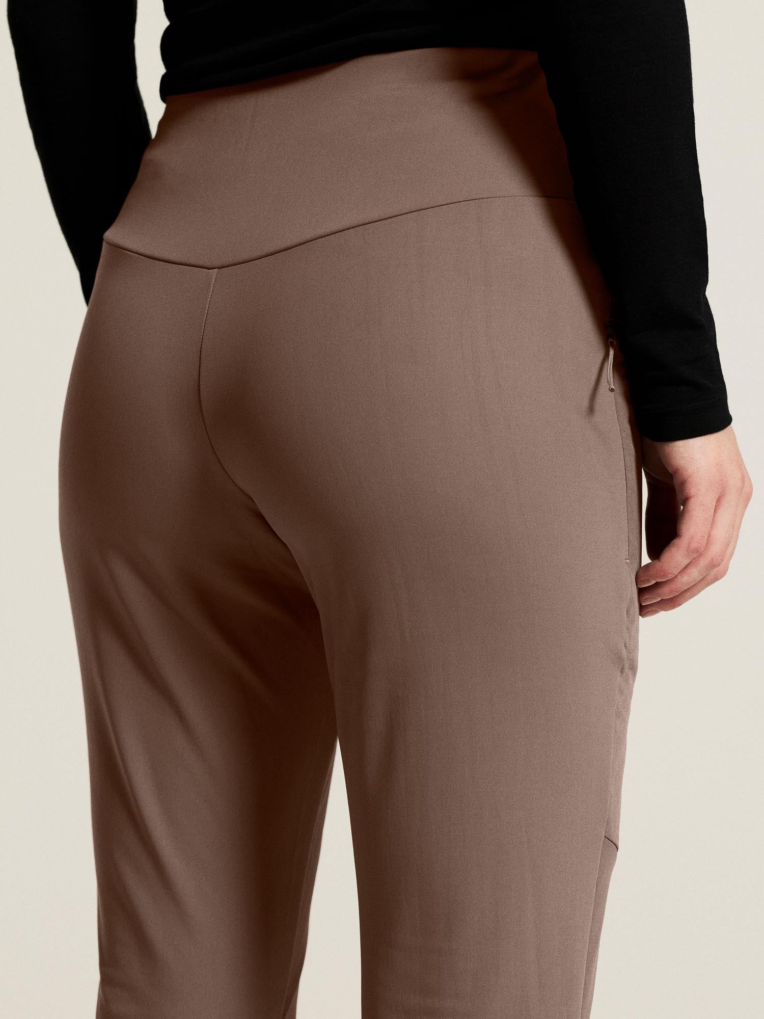 Escape Woven Pants - Women